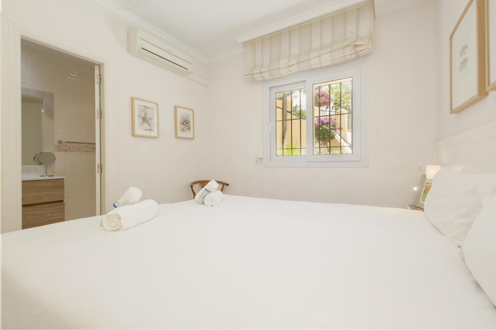 Cozy With Terrace And Access To The Beach, In Elviria, East * Marbella