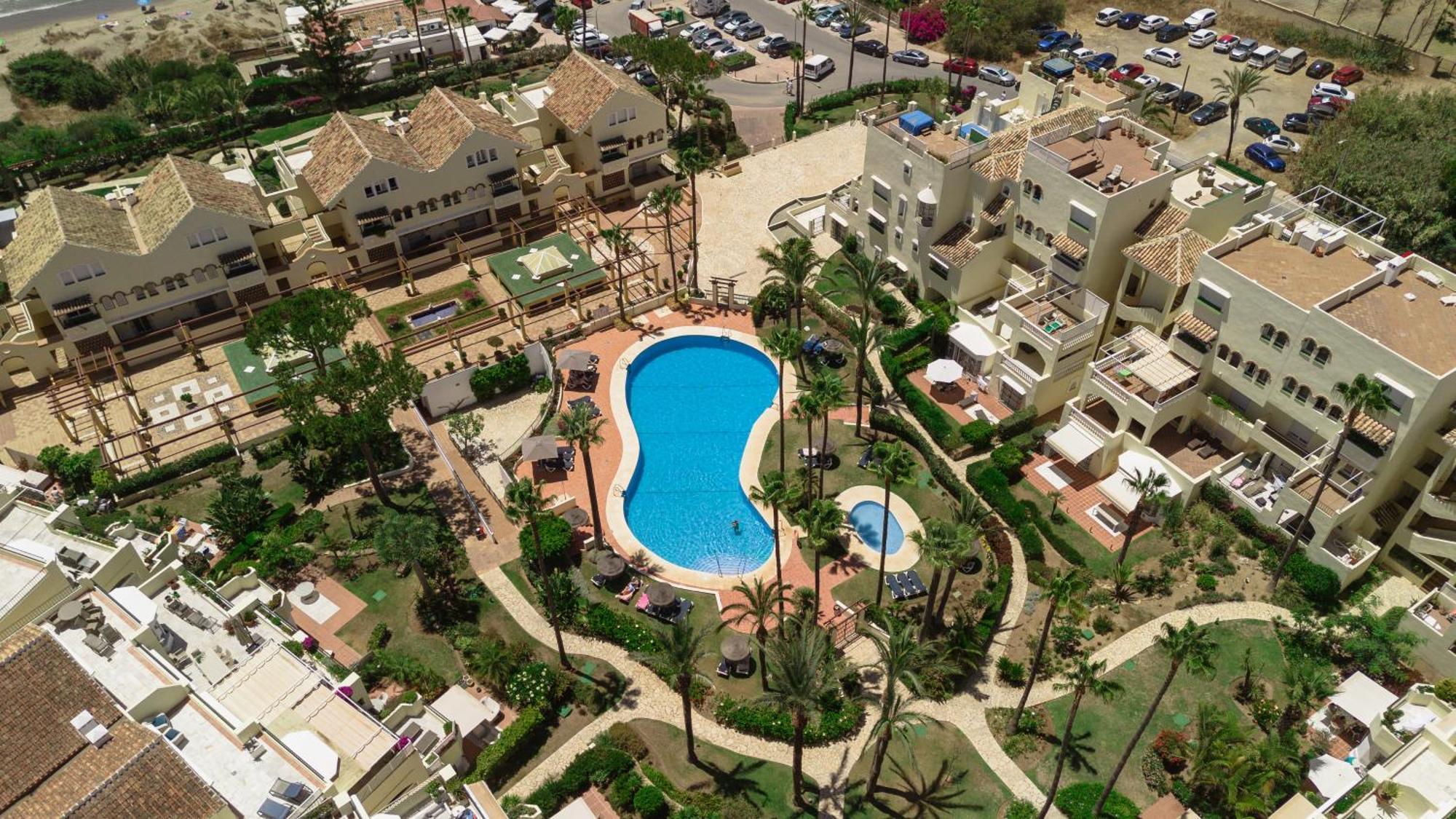 Apartment Cozy With Terrace And Access To The Beach, In Elviria, East Marbella