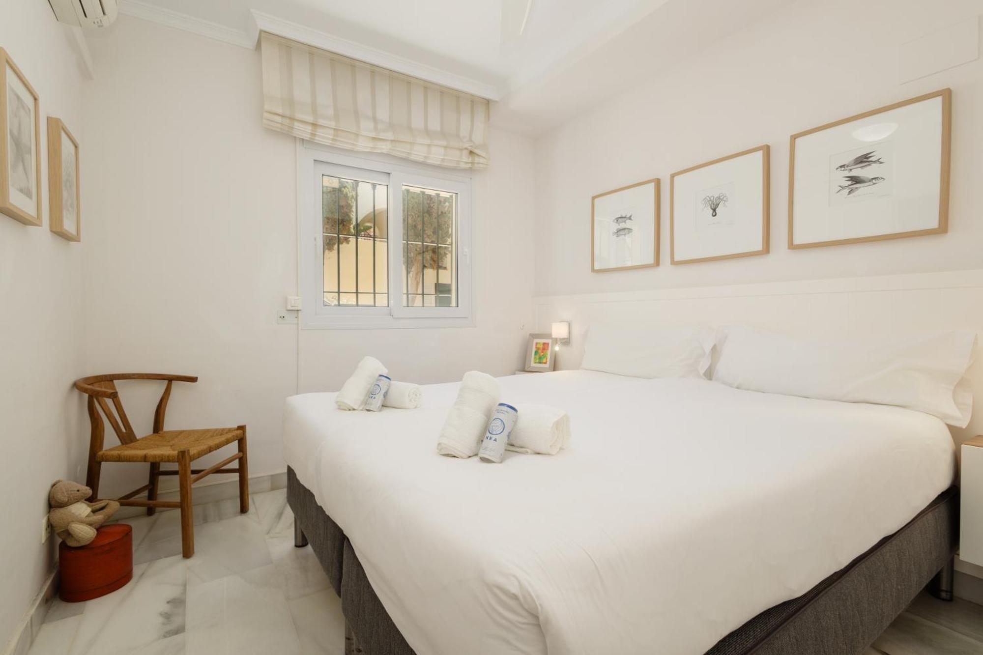 Cozy With Terrace And Access To The Beach, In Elviria, East * Marbella