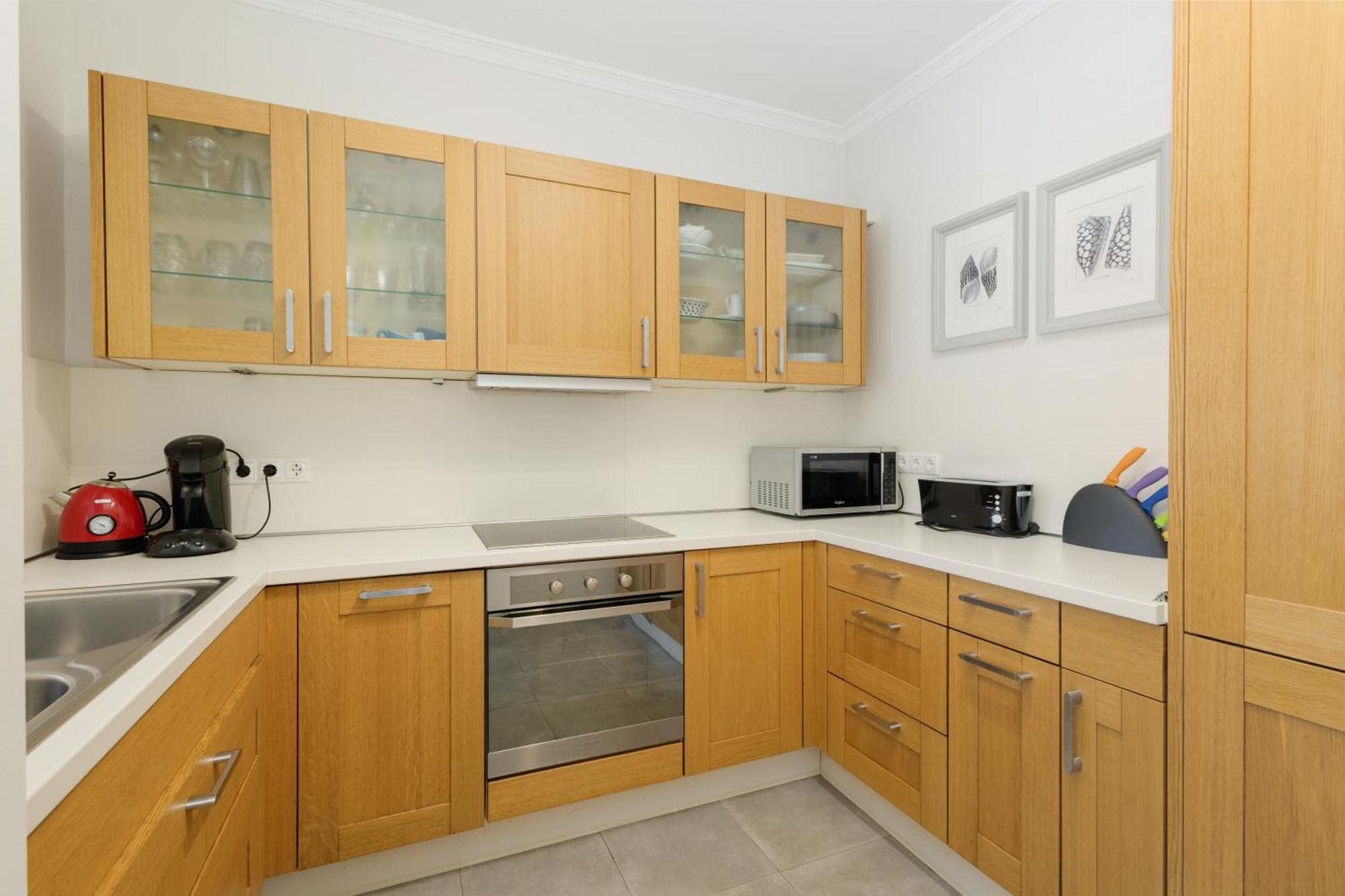 Apartment Cozy With Terrace And Access To The Beach, In Elviria, East *