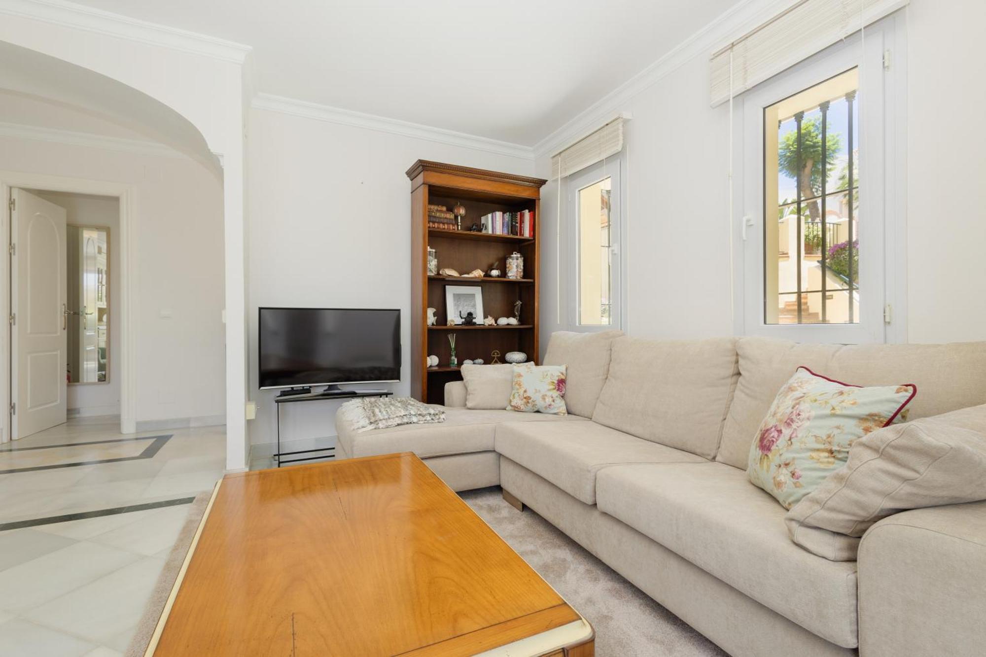 Cozy With Terrace And Access To The Beach, In Elviria, East * Marbella