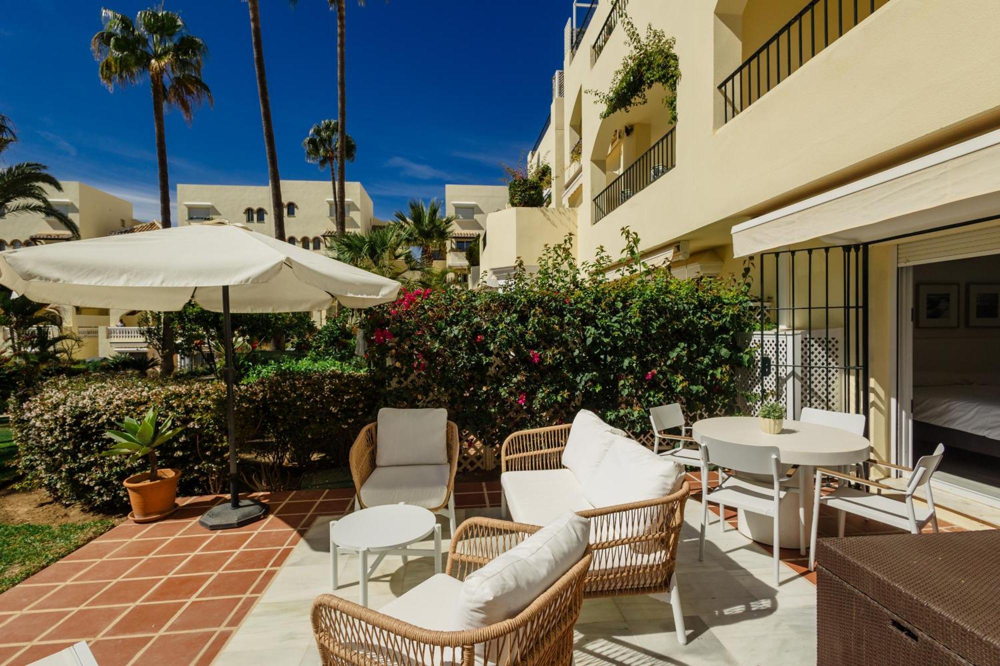 Cozy With Terrace And Access To The Beach, In Elviria, East Apartment *