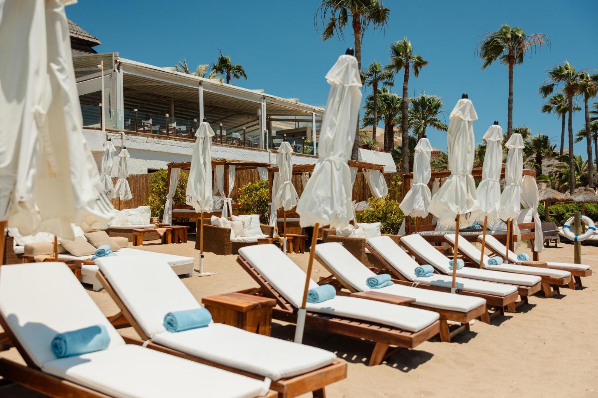 Cozy With Terrace And Access To The Beach, In Elviria, East