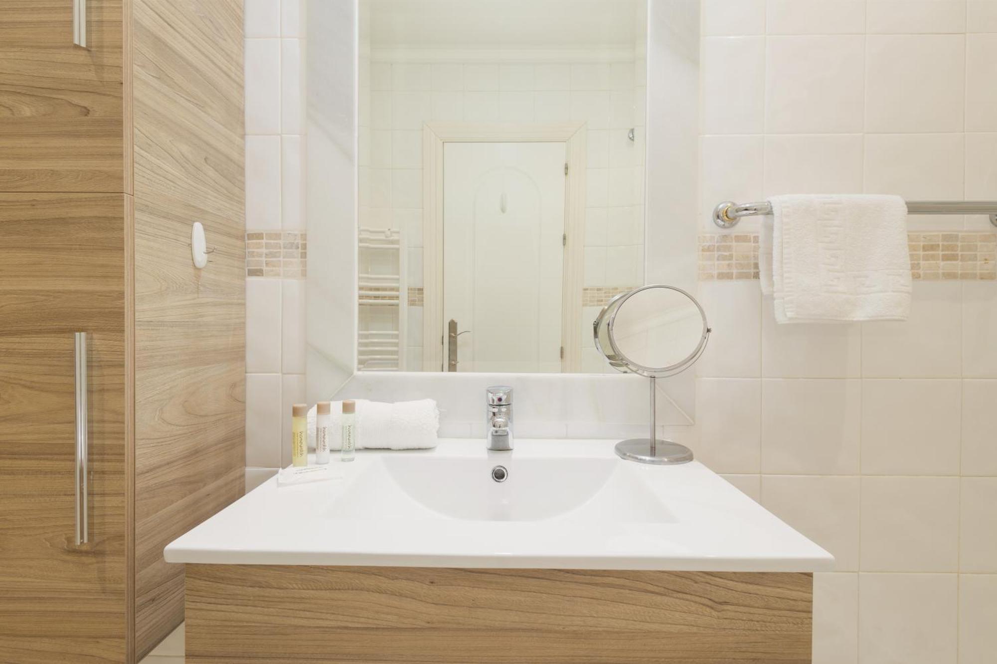 Appartement Cozy With Terrace And Access To The Beach, In Elviria, East